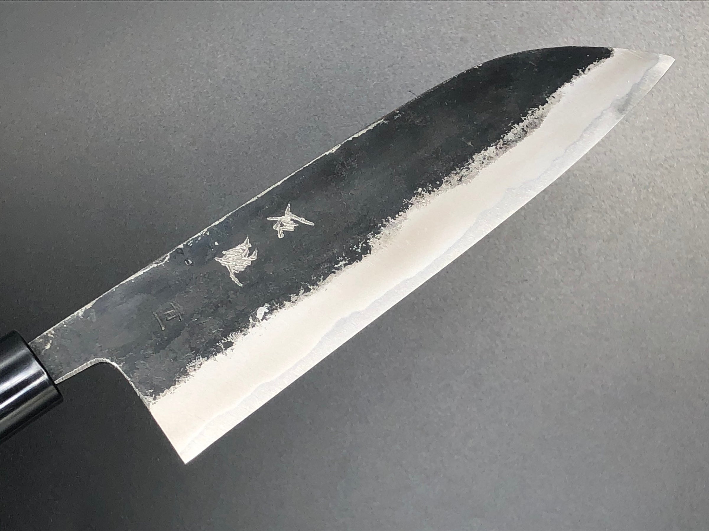 黒打ち 三徳 165mm 青1鋼 胡桃 – 由宗刃物 Yoshimune Knives