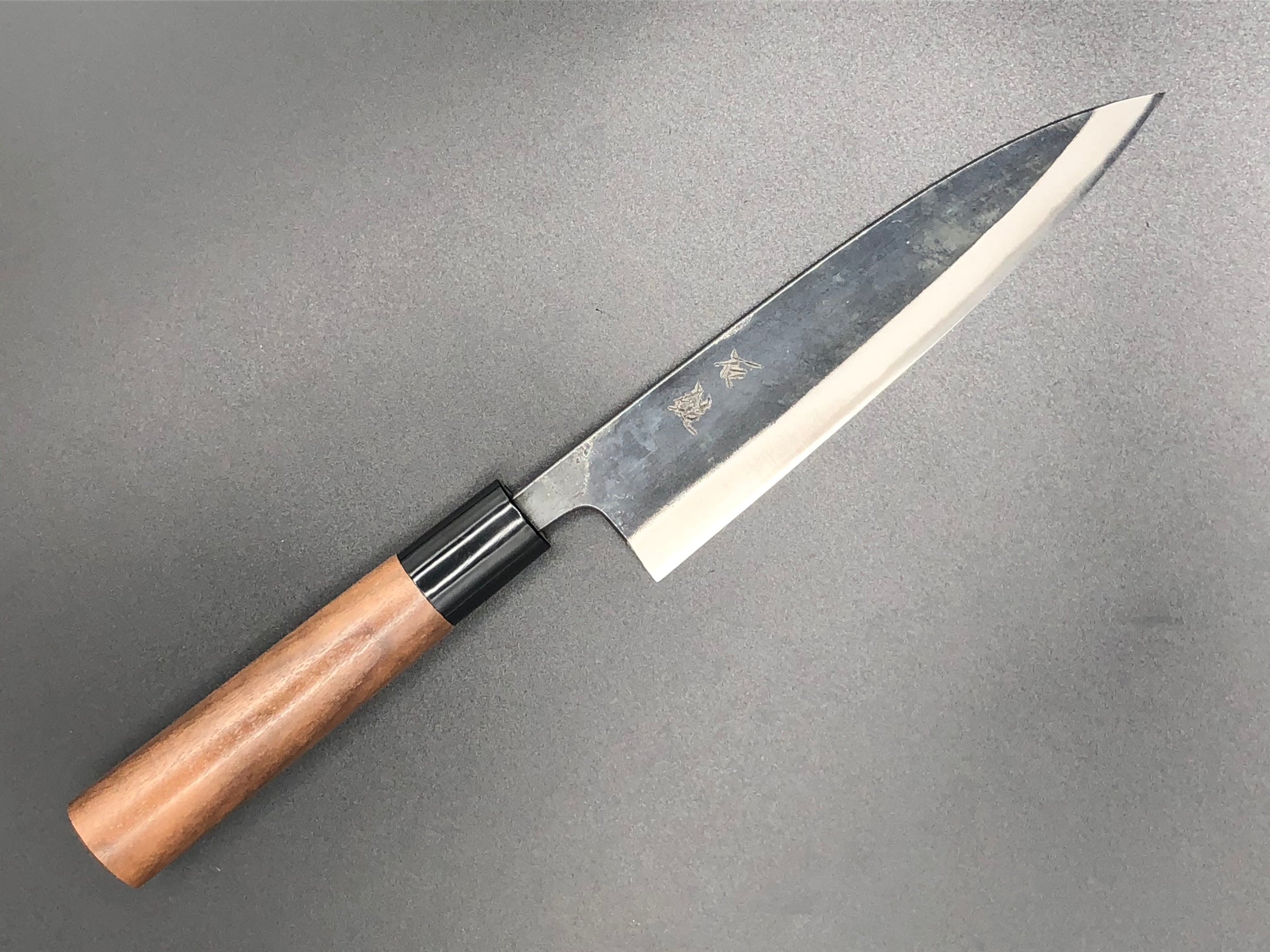 黒打ち 捌き 165mm 青2鋼 胡桃 – 由宗刃物 Yoshimune Knives